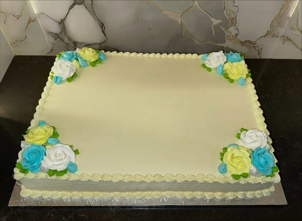 Vanilla Buttercream Cake - Image 4