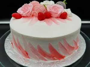 Mama's Cake - 8"